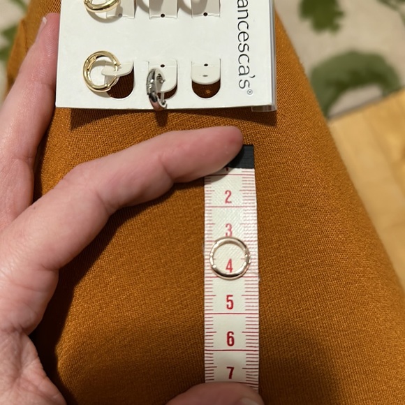 Francesca’s Mini Hoops - Picture 3 of 4